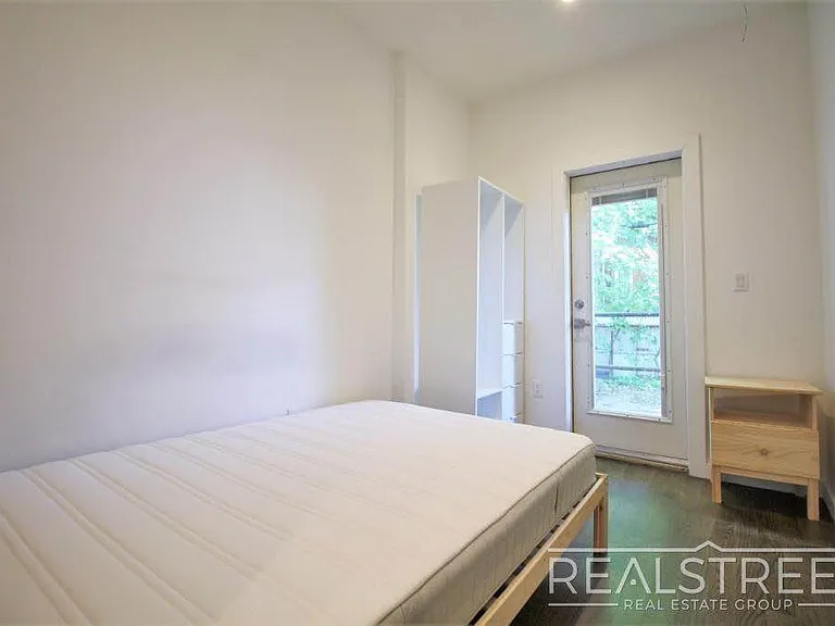 911 Jefferson Ave #1L — Photo 7