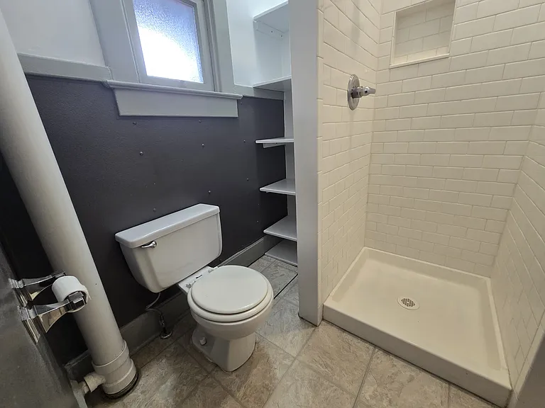 1309 E 10th St #2 — Photo 15