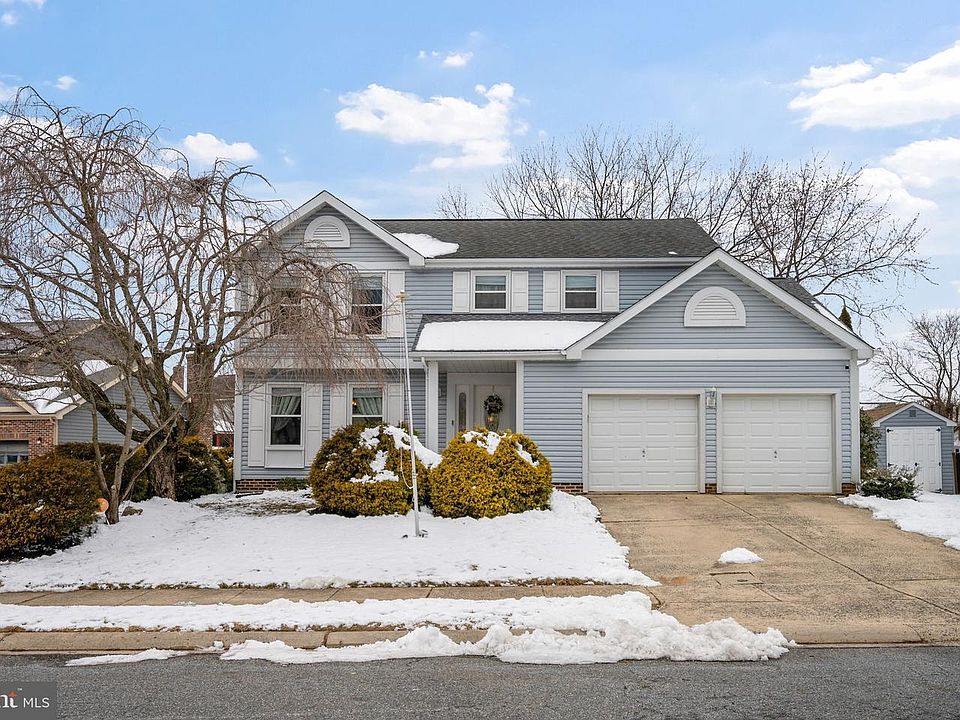 1st image of 925 Bergen Ct
