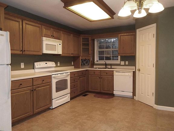 4th image of 5908 White Tail Dr