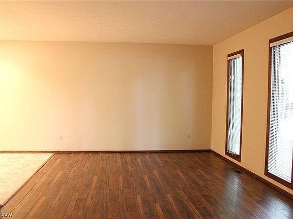4th image of 9658 Plum Brook Ln