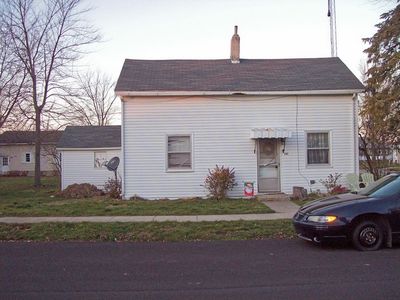 121 E Center St, Royal Center, IN, 46978