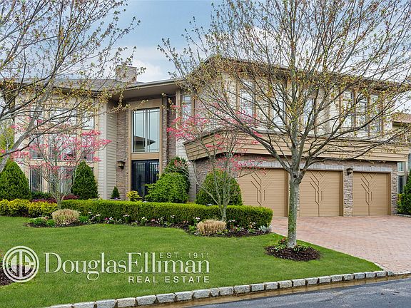 A True Gem @ Hamlet Estate  