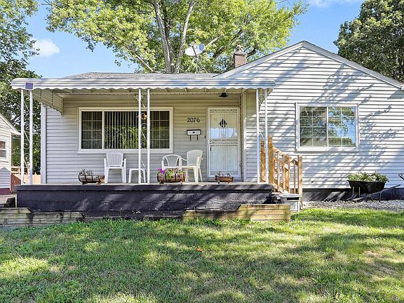 3rd image of 2076 Belcher Dr