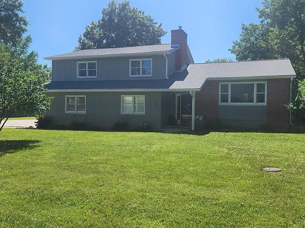 404 S 10th St, Burlington, KS 66839