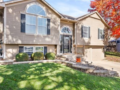 105 NE Madison Ct, Blue Springs, MO, 64014