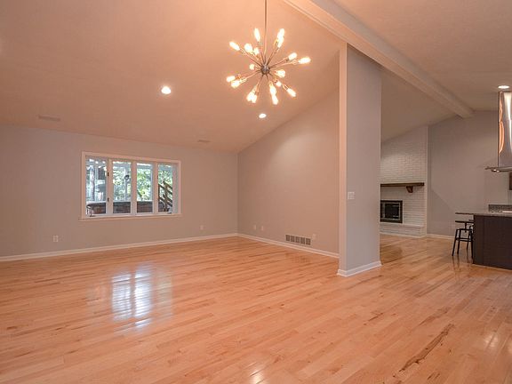 4th image of 2724 E Elderberry Ct