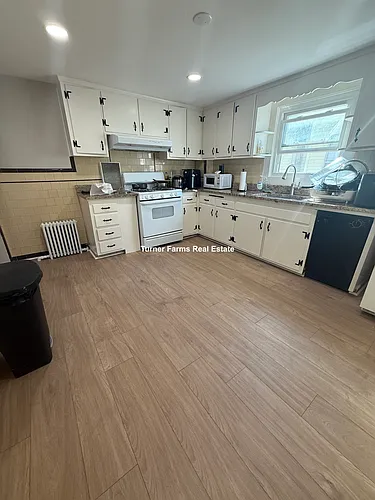 132 George St Photo 1