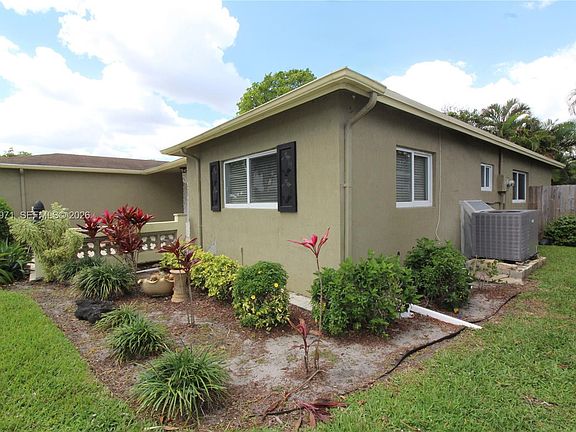 4th image of 5160 SW 8th St