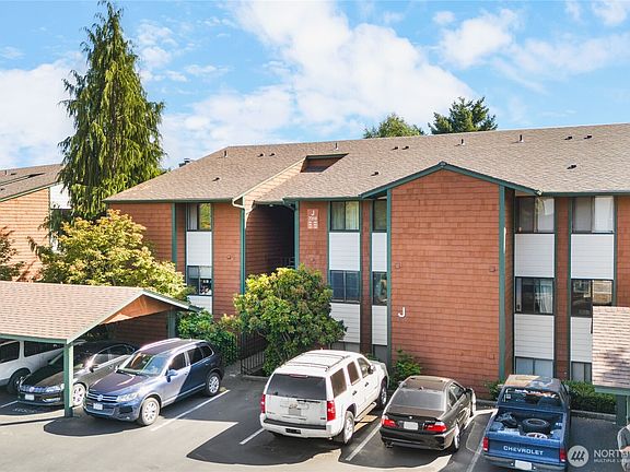 2nd image of 7310 N Skyview Lane #J-301