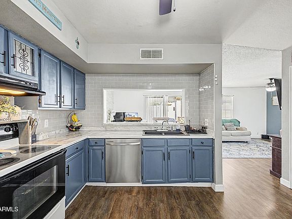 3rd image of 3732 W BLUEFIELD Avenue