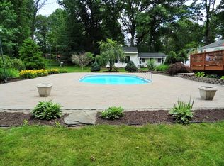 103 Rock Rd W, Green Brook, NJ 08812