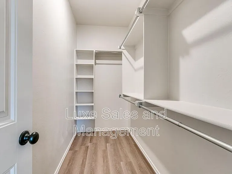 8002 NW 105th Ter — Photo 22