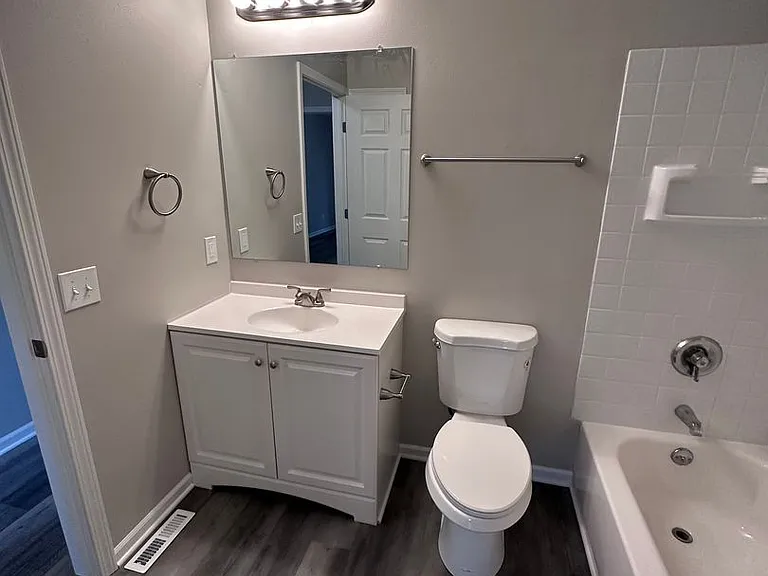 817-831 Jana Ln — Photo 11
