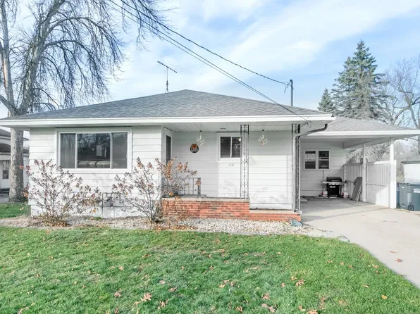 304 W Chestnut St, Pardeeville, WI 53954