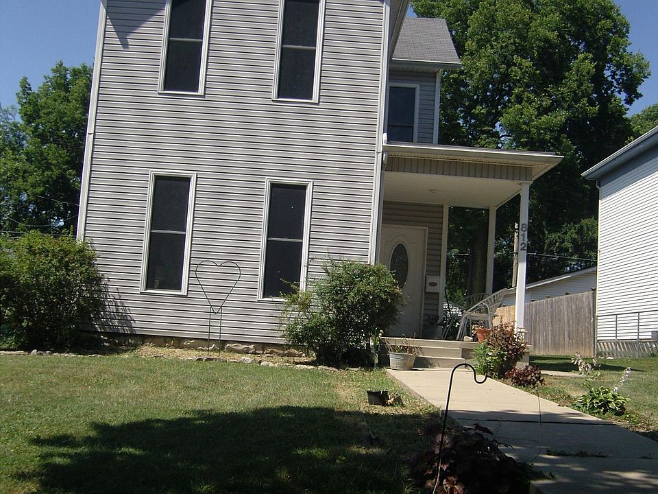 1st image of 812 W Ash St