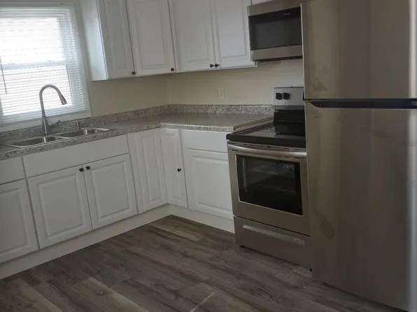 3517 S 99th St, Milwaukee, WI 53228