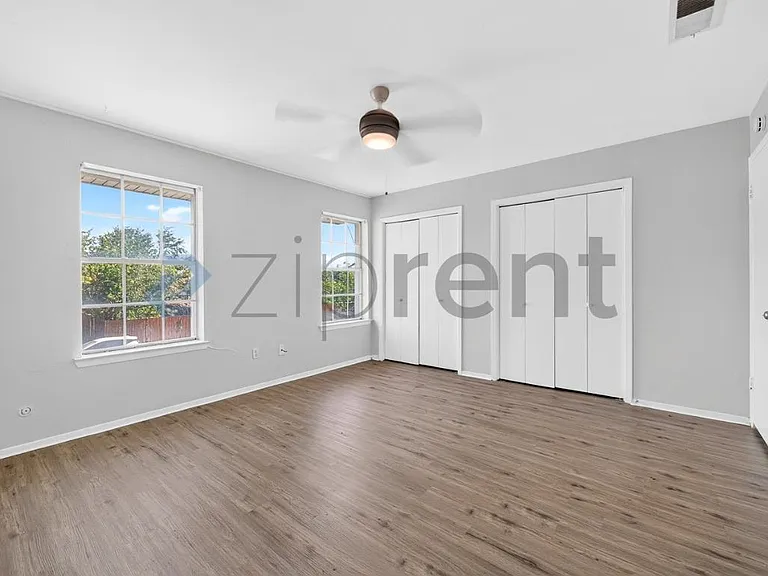 2207 Montclair Dr — Photo 23