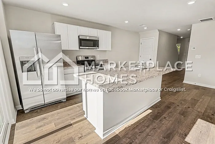 133 River Rock St — Photo 4