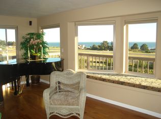 1464 Upper Pacific Dr, Whitethorn, CA 95589