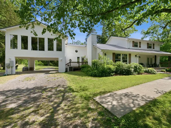 1125 Porter Rd, Burns, TN 37029
