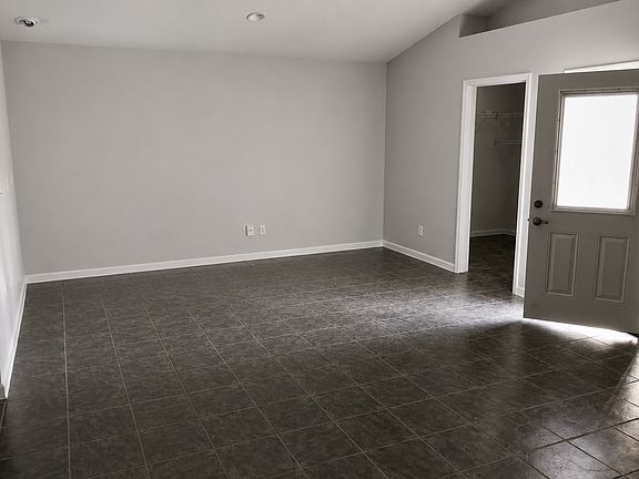 2nd image of 5377 Chatham Ave