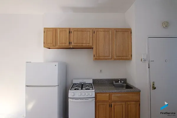 Rented by FirstService Realty (legacy) | media 10