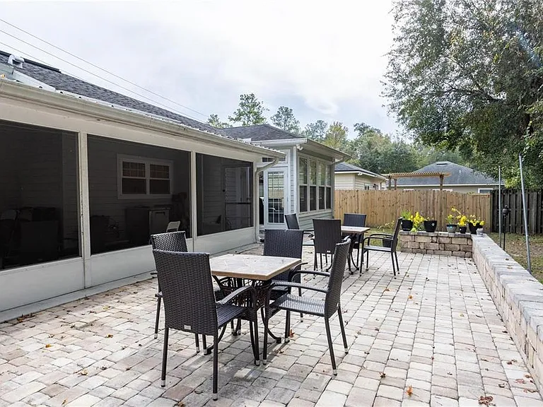 5504 NW 34th St — Photo 37