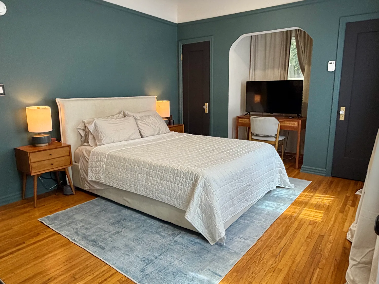 Studio, 300 sqft, $1,895 — Photo 1