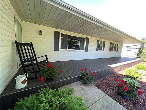 2nd image of 657 Eiker Dr