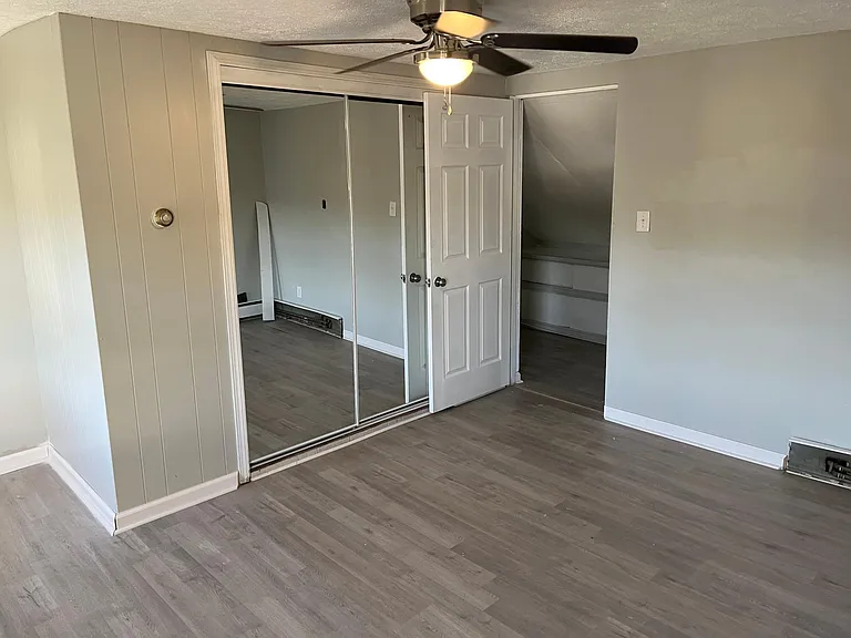 100 Campbell Ave — Photo 11