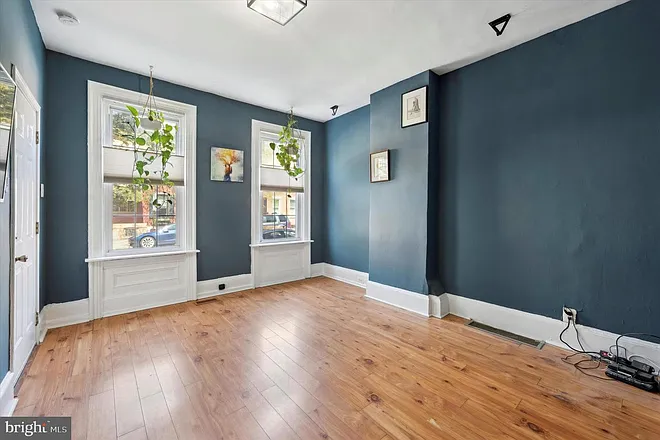 2212 Christian St #1 — Photo 4