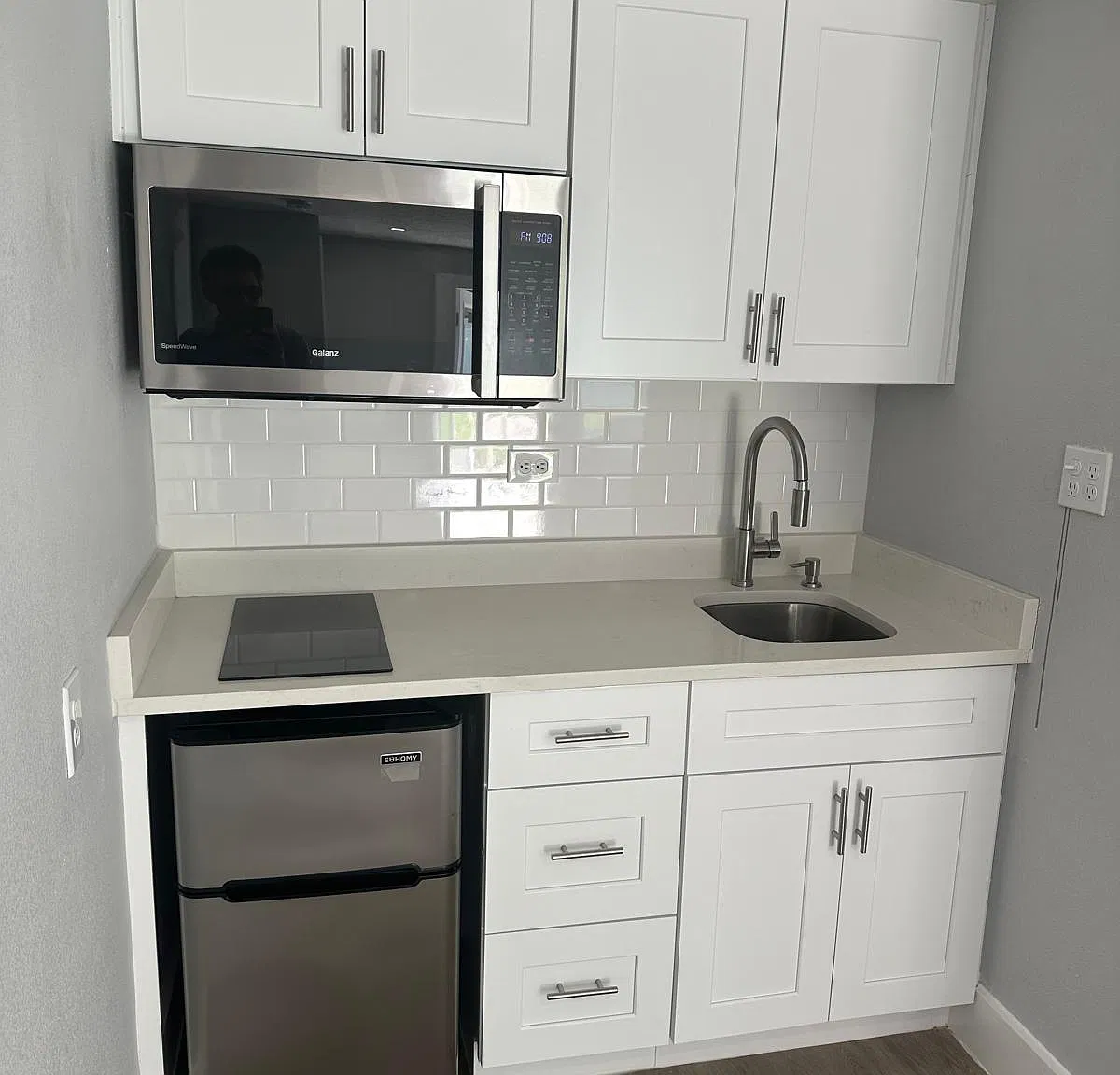 Studio, 400 sqft, $975 — Photo 2