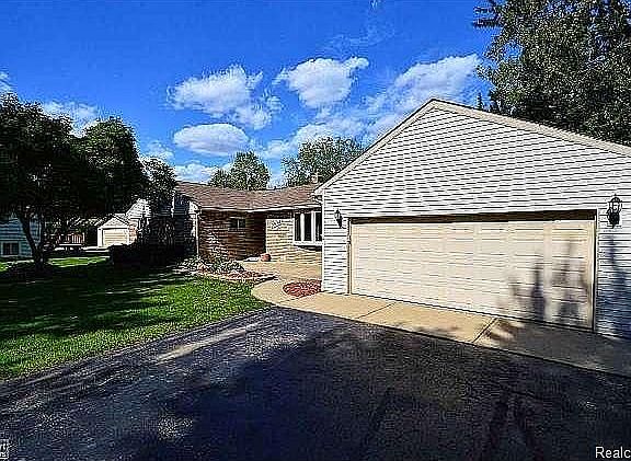 2nd image of 2691 Dashwood Dr