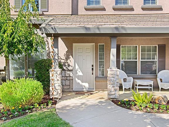 2nd image of 608 Camelot Dr
