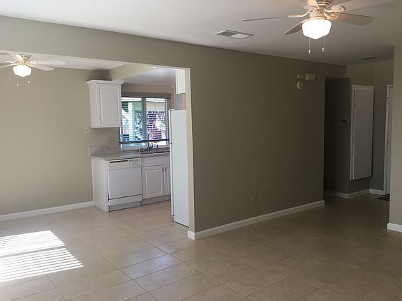 2nd image of 1971 E Washington Ave APT 9