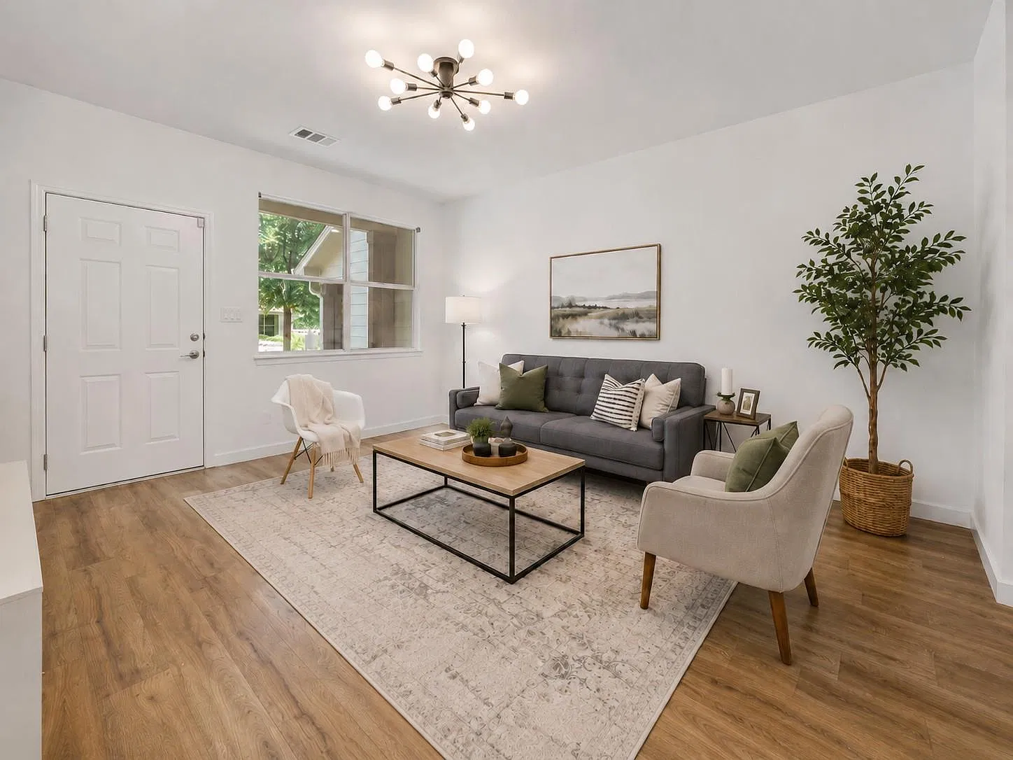 512 Eberhart Ln — Photo 4