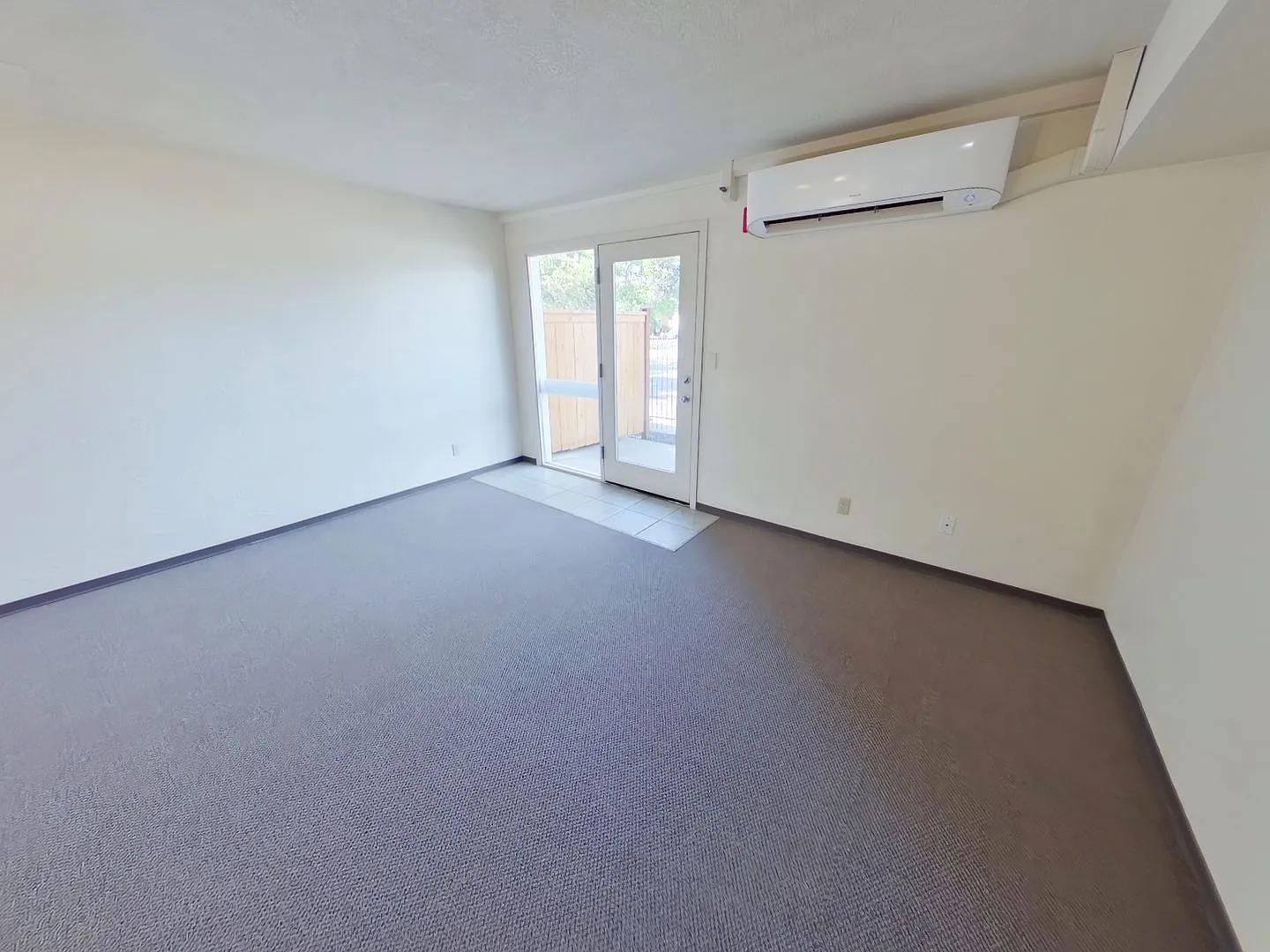 1695 Patterson Street — Photo 3