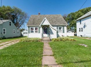 1130 W 8th St, Waterloo, IA 50702