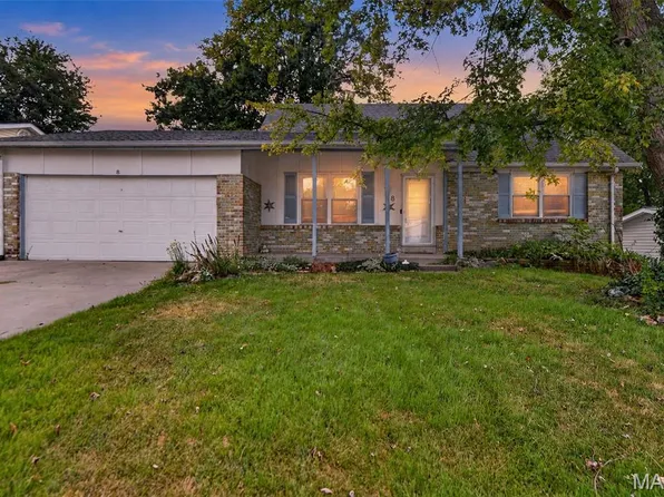 8 S Dianne Dr, Saint Peters, MO 63376
