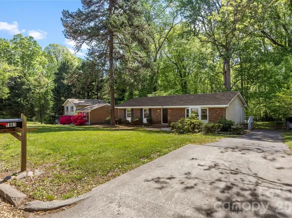 7001 Crossridge Rd, Charlotte, NC 28214