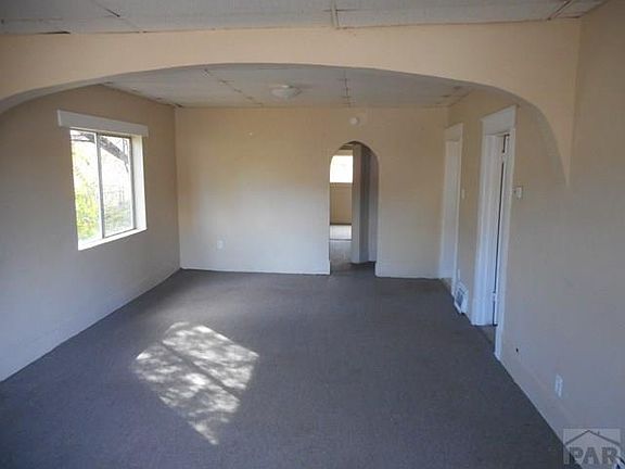 3rd image of 825 E Abriendo Ave