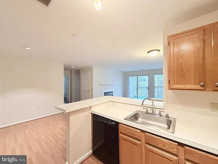 3109 River Bend Ct #D202 — Photo 5