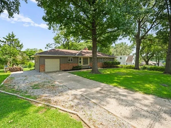 6111 Melrose Ln, Shawnee, KS 66203