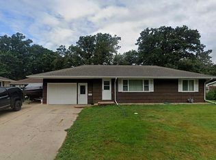 517 W 6th St N, Estherville, IA 51334
