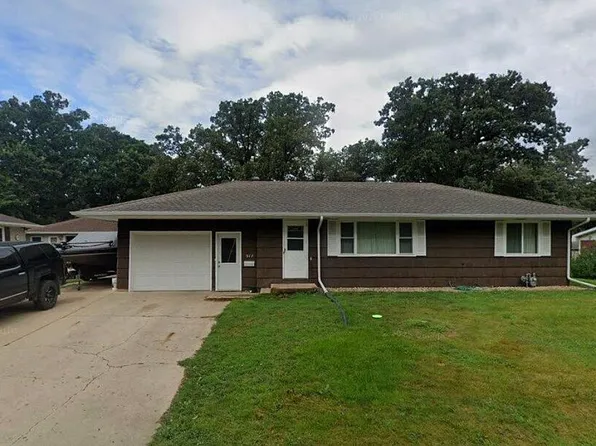 517 W 6th St N, Estherville, IA 51334