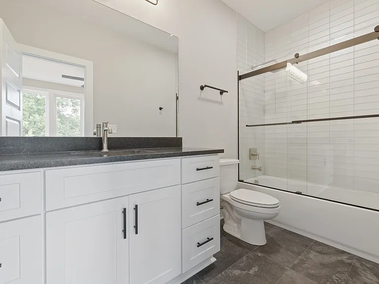 1810B Delta Ave — Photo 12