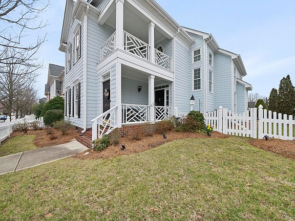 5th image of 615 Carpenter Town Ln