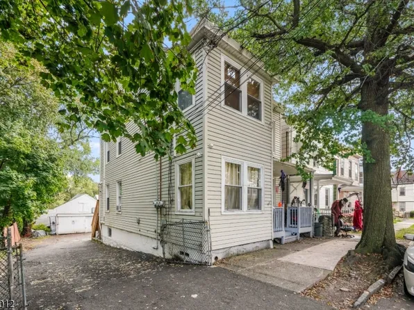 98 Hopper St, Paterson City, NJ 07522