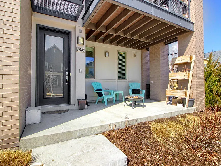 3045 Geneva St — Photo 3